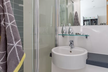 Sea View Studio at Oldway Centre, 39 High Street, City Centre, Swansea, SA11LA - Image 11